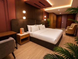 Three Bedroom Apartment - Goldcrest Mall DHA Phase 4 - Apartment by Alvis Suite - 0