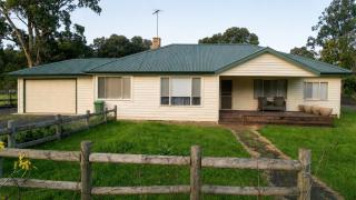 Lodge 2, Family Luxury Country Retreat Spa & Pool - 9