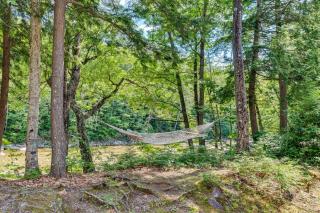 Riverfront Retreat w/ Deck: 1 Mi to Loon Mtn! - 8