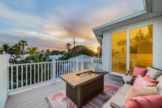 Luxury Resort, Near Beach, Heated Pool, Game Room, Hot Tub, Tiki Bar, Pets - 1