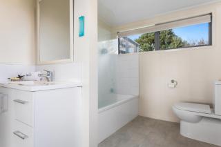 Hukuwai Heights- Ocean View Escape - 2