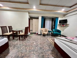 WoodBerry Hotel Murree - 1