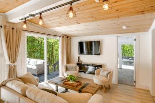 High-Design Monroe Cabin on 2 Private Acres! - 6