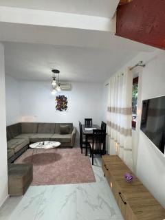 Top Hill Villa, Gjiri i Lalzit - 8