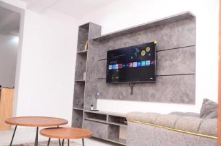 Brentwood Premium Apartments - 9