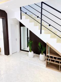 The Duet, Plush 2BR Maisonette off Freedom Way - 6