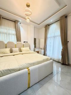 The Duet, Plush 2BR Maisonette off Freedom Way - 4