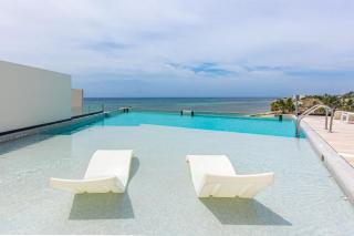 Right on The Beach, Gym, Location, Private Plunge - 0