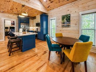 Hot Tub Cabin + Screened Porch | Red River Gorge - 1