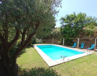 Casa de Piedra con Jardin y Piscina - 5