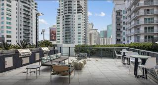 29th Floor Balcony Studio Miami Skyline Views - 1