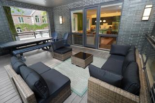 Stylish 5BR West Loop Retreat with Optional Parking - 2