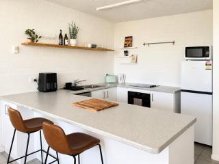 Surf Dance Apartments - 5