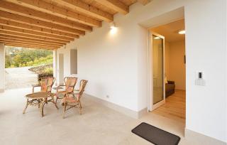 1 Bedroom Lovely Apartment In Premaor - 1