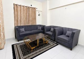 Secure 2BR Near Karachi Airport WiFi - 0