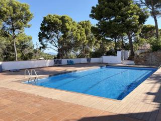 Acogedor apartamento con piscina comunitaria, cerca de la playa de Sa Tuna - ES-226-26 - 0