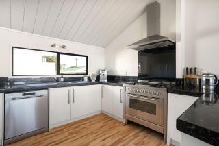 Sandbanks - Papamoa Holiday Home - 7