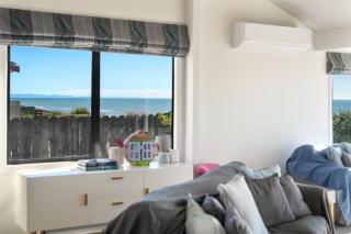 Sandbanks - Papamoa Holiday Home - 1