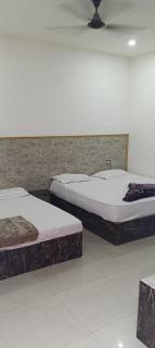Varanasi Paying Guest House ,Assi Ghat - 9