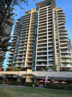 Broadbeach on the Park - 7