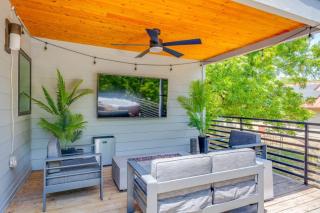 Ultimate ATX Group Stay | Rooftop + Putting Green - Austin - 1