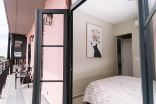 The Glow Stay | Elegant & Modern | @SantaAna - 1