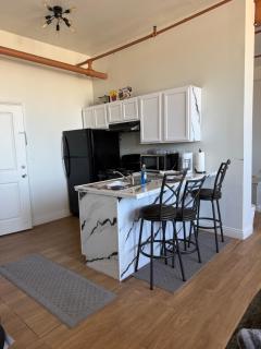 Cozy Downtown Loft - 4