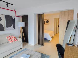Studio with Balcony near Casco Viejo - 8