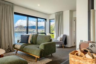 The Gold Rise - Sleeps 8 - Garden - Lake Views - 1