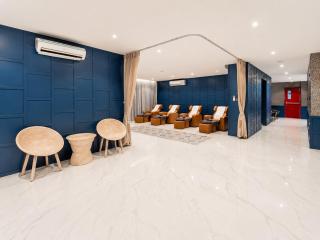 Stylish Condo with Rooftop Pool- city gate # C302 - 9