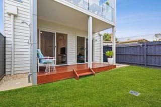 Kismet 3 bedroom luxury townhouse secure back yard walk to the beach and shops Family friendly Double garage parking WIFI - 1