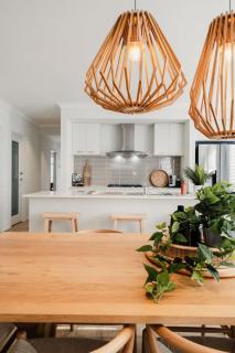 Hamptons Haven Luxe 4 bedroom, 2 bathroom, WIFI, Great for wedding stays Managed by Host On The Coast - 8