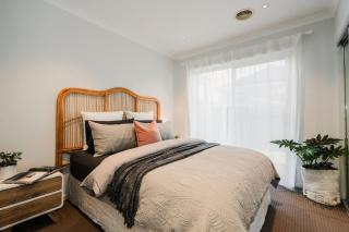 Hamptons Haven Luxe 4 bedroom, 2 bathroom, WIFI, Great for wedding stays Managed by Host On The Coast - 7