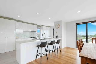 Ocean Escape- 5 Bedroom, 3 bath- Sleeps 11 - 7