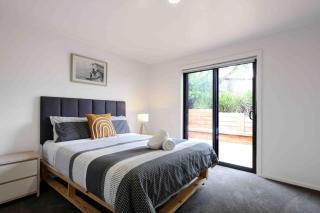 Ocean Escape- 5 Bedroom, 3 bath- Sleeps 11 - 4