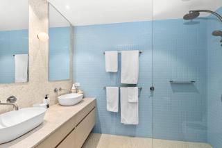 LUXE @ THE TERRACE- BRAND NEW, 250M- BEACH + TOWN! - 8