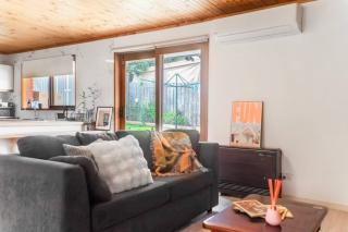 The Timber Loft Cozy 1BR Hideaway in Narre Warren - 0