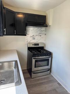 Large Furnished Room with all utilities with Shared kitchen and baths Room 3 - 9