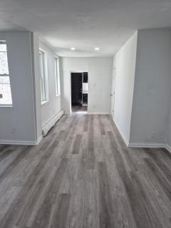 Large Furnished Room with all utilities with Shared kitchen and baths Room 3 - 7
