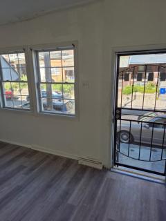 Large Furnished Room with all utilities with Shared kitchen and baths Room 3 - 4