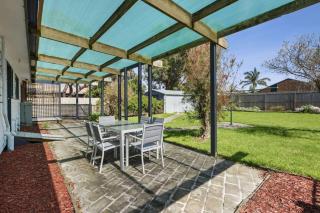 Bonnyvale Beach Shack- Pet friendly, walk to the beach! - 1