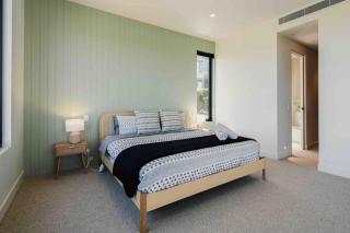 La Bella Beach House-Sleeping 9, Wood Fire, Aircon - 7
