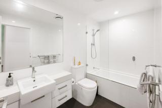 104 Portarlington Esplanade 2 bedroom, 2 bathroom apartment Parking Walk to the beach and shops Elevator access - 5