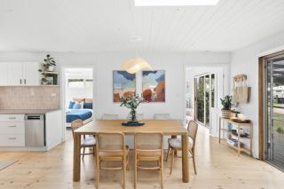 Swan Beach House for 7 Pet friendly Modern Aircon Walking distance to Beach and walking tracks - 9