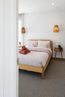 Oceans 10 Lux Beach house 5 bedroom Parking Aircon Spa Bath - Indented Head - 8