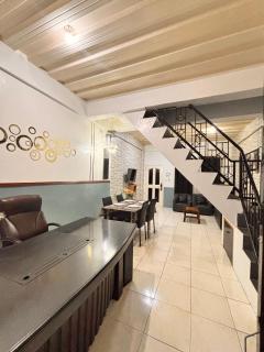 Axon Cozy Modern House Blue Unit Near The Walking Street - 2