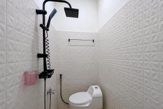 RedDoorz at Residence Bintaro - 8