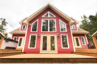 Birch Grove Chalet, Hot Tub, Golf, Private Forest - 8