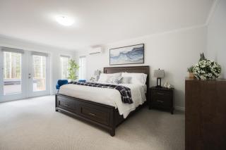 Birch Grove Chalet, Hot Tub, Golf, Private Forest - 7