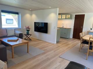 Newly Renovated Holiday Home With Outdoor Spa - 2